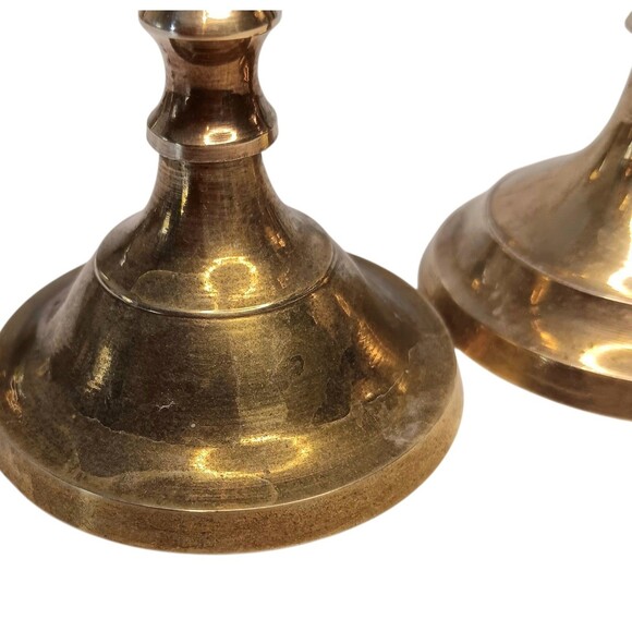 Brass Lot Of 5 Items - 9" Vase, Two 6" Candleholders, 1.5" Salt & Pepper Shakers - Picture 11 of 14